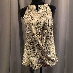 ENTRO Boutique Snskeskin Print Sleeveless Blouse. SMALL. Super Sexy!